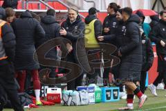 3. Liga; FC Ingolstadt 04 - TSV Havelse; nach dem Spiel Sieg Jubel Freude 3:1 Geschäftsführers Dietmar Beiersdorfer (FCI Sport Kommunikation) Handshake