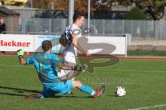 Kreisliga - Saison 2022/2023 - TSV Gaimersheim - FC Hitzhofen/Oberzell - Manuel Bittlmayer weiss Gaimersheim - Stefan Seitz Torwart Hitzhofen - Foto: Meyer Jürgen