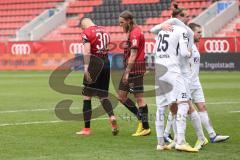 3. Liga - Fußball - FC Ingolstadt 04 - SV Meppen - Unentschieden 0:0, hängende Köpfe, Stefan Kutschke (30, FCI) Björn Paulsen (4, FCI), Meppen freut sich, Al-Hazaimeh Jeron (25  Meppen)