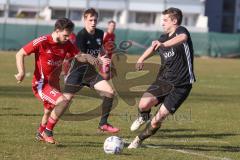 Kreisklasse - Saison 2024/25- Türkisch SV Ingolstadt - TSV Gaimersheim II - Josip Kujundzic rot Türkisch  -Philipp Dosch schwarz Gaimersheim mitte — Simon Gelbmann schwarz rechts Gaimersheim -  Foto: Meyer Jürgen