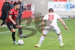 3. Liga; FC Ingolstadt 04 - Rot-Weiss Essen; Pascal Testroet (37, FCI) Kefkir Oguzhan ( RWE)