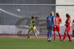 2. Fußball-Liga - Frauen - Saison 2022/2023 - FC Ingolstadt 04 - SC Sand - König Cindy blau #11 trifft die Querlatte - Torwart Maier Franziska (Nr.1 - FC Ingolstadt 04 ) - Foto: Meyer Jürgen