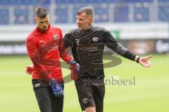 3. Liga - MSV Duisburg - FC Ingolstadt 04 - Torwarttrainer Alexander Kunze (FCI) mit Torwart Fabijan Buntic (24, FCI) nach dem Warmup
