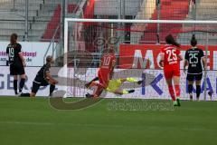 DFB - Pokal - Frauen - Saison 2022/2023 - FC Ingolstadt 04 -  FC Bayern München - Der 0:2 Führungstreffer - Torwart Daum Anna-Lena (Nr.22 - FC Ingolstadt 04 ) - Linda Dallmann (Nr.10 - FC Bayern München) - Foto: Meyer Jürgen