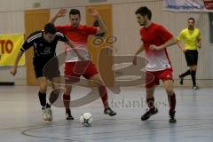 Hallenmeisterschaft Fußball - Endspiel Kösching - Gaimersheim - Dirmeier Dominik rot Kösching mitte - links schwarz Hüttinger Denis - Terlizzi Giovanni -  rechts Kösching -  Foto: Marek Kowalski