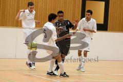 Hallenturnier in Gaimersheim TSV Gaimersheim gegen VFB Kipfenberg  Filipe Thingo (schwarz Gaimersheim)  -  Foto: Jürgen Meyer