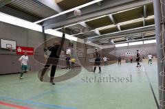 Hallenfussballturnier FC Gruen-Weiss Ingolstadt Peric Mario (wei§= Grn-Wei§ Ingolstadt)) mit Schuss aus dem Hinterhalt Foto: Juergen Meyer