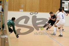 Hallenturnier in Gaimersheim TSV Gaimersheim gegen VFB Kipfenberg  Willenbockel Marc beim Torschuß  -  Foto: Jürgen Meyer