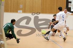 Hallenturnier in Gaimersheim TSV Gaimersheim gegen VFB Kipfenberg  Willenbockel Marc beim Torschuß  -  Foto: Jürgen Meyer