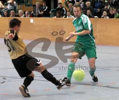 Fußball-Hallenmeisterschaft Kreis Donau/Isar in Manching - FC Gerolfing gegen FC Grün-Weiss Tor durch Florian Eck