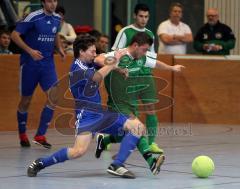 Fußball-Hallenmeisterschaft Kreis Donau/Isar in Manching - SV Manching gegen TSV Oberhaunstadt. Es geht hart zur Sache