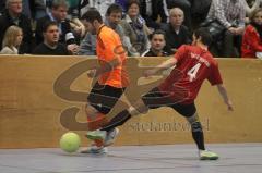 Fußball - Hallenkreismeisterschaft 2011 - Finale - FC Gerolfing - Türkisch SV Ingolstadt 4:1 - Onur Keskin links nicht zu halten