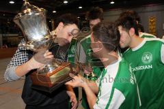Fußball-Hallenmeisterschaft Kreis Donau/Isar in Manching - Sieger SV Manching Jubel Donaukurier Pokal