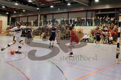 Futsalturnier in Manching - Endspiel Tus Geretsried - SV Erlbach - Closs Tim Torwart Geretsried - Spinner Sebastian beim Tor zum 3:1 für Erlbach -  Foto: Jürgen Meyer