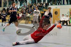 Futsalturnier in Manching - Endspiel Tus Geretsried - SV Erlbach - Closs Tim Torwart Geretsried - Spinner Sebastian beim Tor zum 3:1 für Erlbach -  Foto: Jürgen Meyer