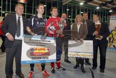 Manching - Oberbayerische Hallenmeisterschaft 2010 - Sieger FC Unterföhring - Sponsoren und Offizielle