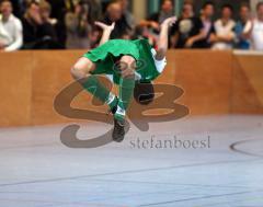 Manching - Oberbayerische Hallenmeisterschaft 2010 - Sieger FC Unterföhring - Torjubel Salto