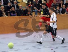 Obb. Hallenmeisterschaft 2011 - Manching - Finale - TUS Geretsried gegen FC Unterföhring - links Torschützenkönig und bester Spieler Kerim Cetinkaya