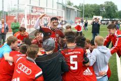 A-Junioren Bayernliga U19 - FC Ingolstadt 04 - FC Deisenhofen - Gemeinsamer Jubel nach Abpfiff - Foto: Adalbert Michalik
