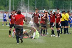 A-Junioren Bayernliga U19 - FC Ingolstadt 04 - FC Deisenhofen - Gemeinsamer Jubel nach Abpfiff mit Sekt - Foto: Adalbert Michalik