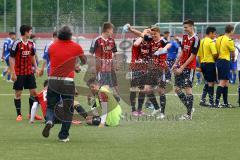 A-Junioren Bayernliga U19 - FC Ingolstadt 04 - FC Deisenhofen - Gemeinsamer Jubel nach Abpfiff mit Sekt - Foto: Adalbert Michalik