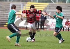 Jugend Fussball - FC Ingolstadt 04 - Schweinfurt - Emrah Klementa will durch die Schweinfurter Verteidiger