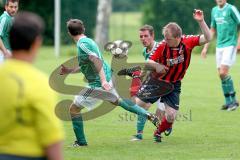 Kreisliga - TSV Baar Ebenhausen - FC Geisenfeld - Dominik Burghardt #2 rot Ebenhausen - Daniel Gmeiner #11 grün Geisenfeld - Foto: Jürgen Meyer