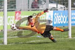 Landesliga Südost - 2014 - FC Gerolfing - TSV Eching - Torwart Marco Ernhofer (FCG) pariert den Strafstoß