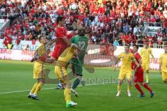 Testpiel zur EM 2012 - Ukraine - Türkei - Ukraine Torwart Andriy Piatov klärt den Eckball