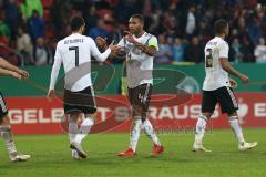 EM-Qualifikation - Fußball - Länderspiel - U21 - Deutschland - Norwegen - Spiel ist aus 2:1 Sieg für GER, Jubel Gratulation, Levin Öztunali von Deutschland und Jonathan Tah von Deutschland