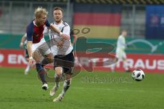 EM-Qualifikation - Fußball - Länderspiel - U21 - Deutschland - Norwegen - Andreas Hanche-Olsen von Norwegen Cedric Teuchert von Deutschland Zweikampf