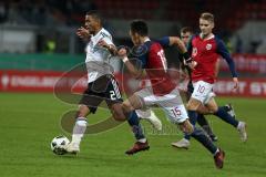 EM-Qualifikation - Fußball - Länderspiel - U21 - Deutschland - Norwegen - Angriff Benjamin Henrichs von Deutschland verfolgt von Look Saa Nicholas Mickelson von Norwegen und Martin Ödegaard von Norwegen