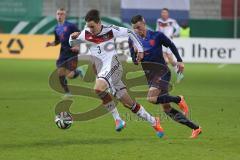 U21 - Länderspiel - Deutschland - Niederlande - links 3 Christian Günter stürmt vor, rechts 2 Hans Hateboor (NL)