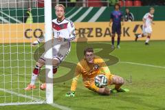 U21 - Länderspiel - Deutschland - Niederlande - Torwart Mickey van der Hart (NL) lenkt den Ball von Philipp Hofmann 17 an den Pfosten