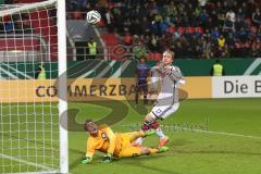 U21 - Länderspiel - Deutschland - Niederlande - Torwart Mickey van der Hart (NL) lenkt den Ball von Philipp Hofmann 17 an den Pfosten