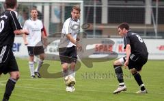 FC Gerolfing - VfR Garching - Spielertrainer Manfred Kroll im Mittelfeld