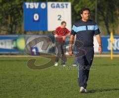 TSV Oberhaunstadt - FC Phönix München - Halbzeit 0:2 Rückstand Trainer Güngor Gürses geht vom Platz