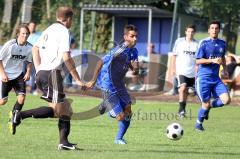 TSV Oberhaunstadt - TSV Rohrbach - Ferhat Uc im Angriff und wird von links Markus Schreiner gestoppt