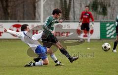 FC Gerolfing - TSV Eintracht Karlsfeld - Bernhard Enzinger wird unsaft von den Beinen geholt