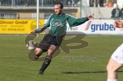 FC Gerolfing - SC Olching - Johannes Vogler vergibt den Ball nach vorne