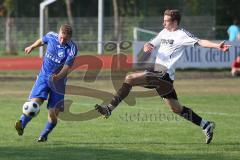 TSV Oberhaunstadt - TSV Rohrbach - Wolfgang Fries flankt nach vorne, Philipp Federl kommt nicht mehr hin