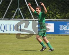 FC Gerolfing - TSV 1880 Wasserburg 5:2 - Tobias Hofmeister umgeht den Torwart Dominik Süßmeiser und erzielt den Ausgleich 1:1