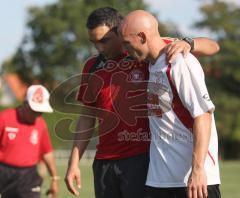 Türkisch SV Ingolstadt - BC Attaching - Andras Tölceres und Trainer Erkan Socuoglu unterhalten sich am Spielrand