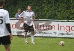 FC Gerolfing - VfR Garching - Mario Chiaradia sucht eine Anspielposition