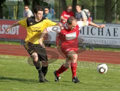 TSV Etting - FC Hitzhofen - links Matthieu Ludwig und rechts Ettings Kapitän Peter Haselwanger im Zweikampf