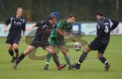 FC Gerolfing - FC Unterföhring - Tobias Hofmeister in Bedrängnis