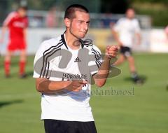 Bezirksoberliga - FC Gerolfing - SV Erlbach - Bernhard Enzinger flankt zum wichtigen Ausgleich