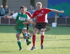 Türkisch SV - SV Manching - Zweikampf links Martin Distl und rechts Spielertrainer Thomas Richter