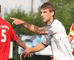 FC Gerolfing - VfR Garching - Manfred Kroll erzielt das 1:0 und dankt Mario Chiaradia