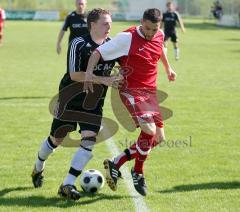 TSV Kösching - SV Erlbach - Christian Dörfler spielt seinen Gegner mit einem Hakentrick aus